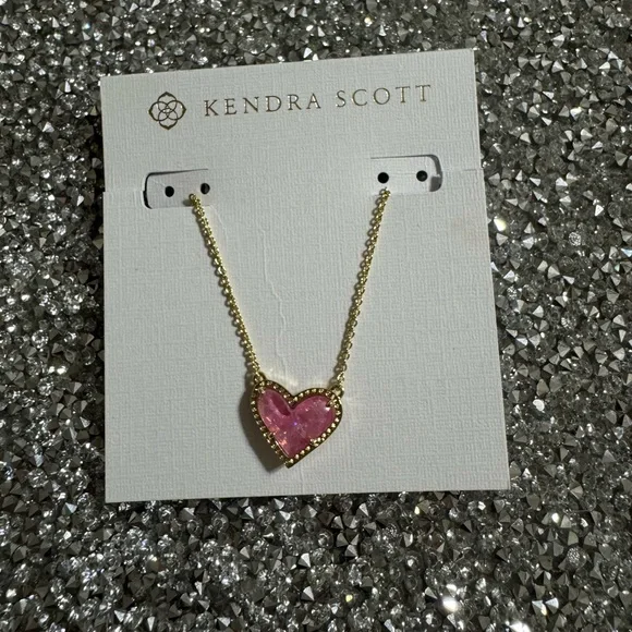 NWT Kendra Scott Ari Heart Necklace - Picture 2 of 6